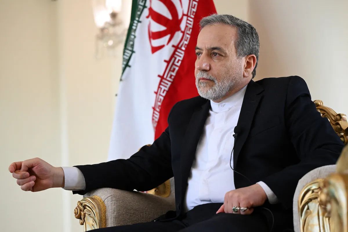 عێراقچی: هەڵسوکەوتی ئەمریکییەکان گومان دروست دەکات