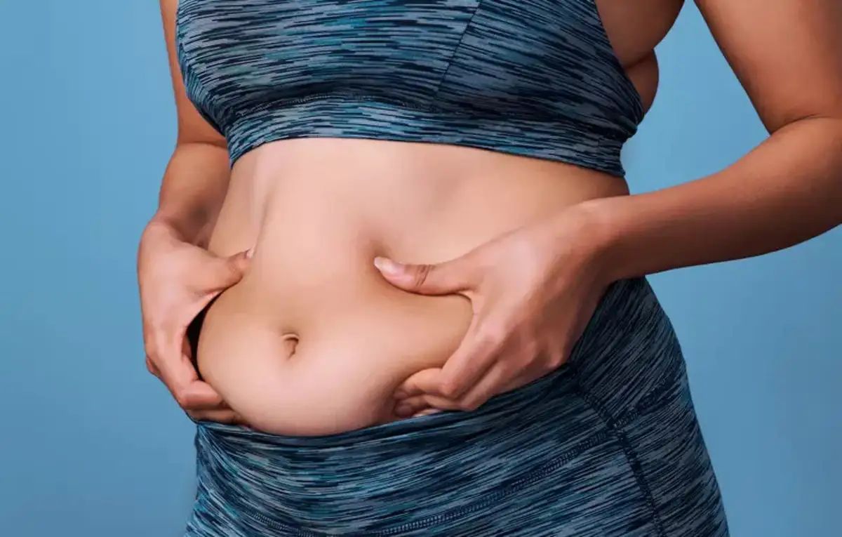 توێژینەوەیەک: چەوری ورگ پەیوەندی بە تووشبوون بە نەخۆشییەکانی پێست هەیە