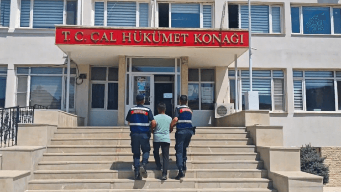 49 کەسی سەر بە گیولەنەکان لە تورکیا دەستگیر کران