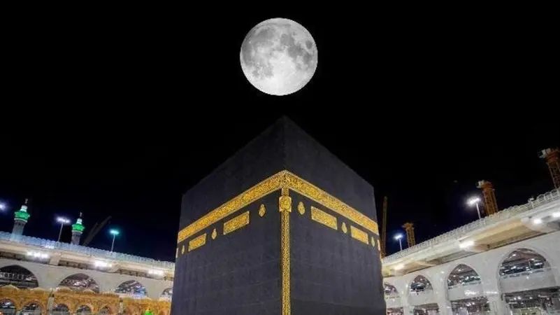 ئاسمانی مەککە دیاردەیەکی فەلەکی شکۆدار بەخۆیەوە دەبینێت