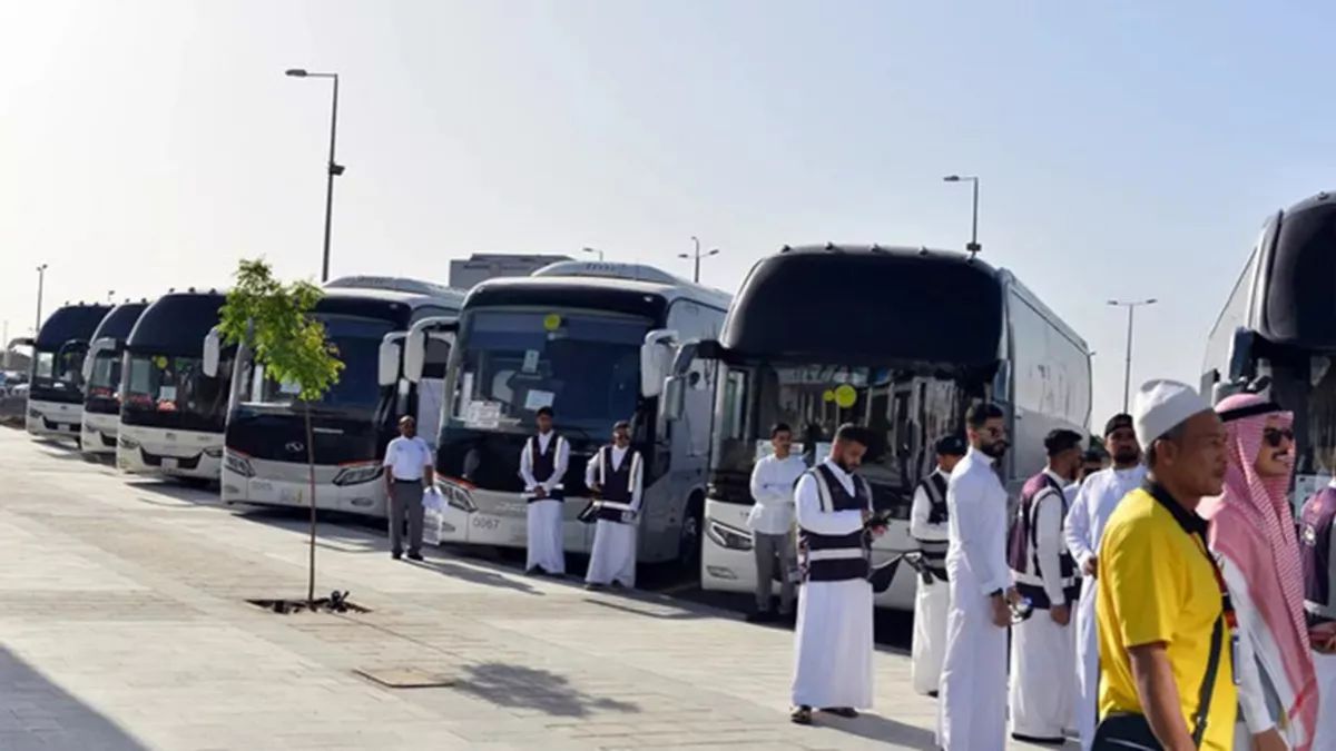 بەهۆی بوونی حاڵەتێكی گوماناوی 30 پاسی عومرەكاران لە دەروازەی عەرعەر وەستێنراون