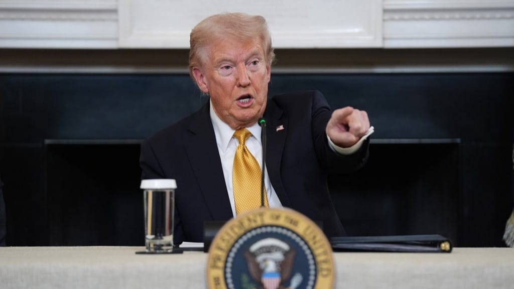 ترەمپ: بە وردی چاودێری هەنگاوەکانی حەماس دەکەم