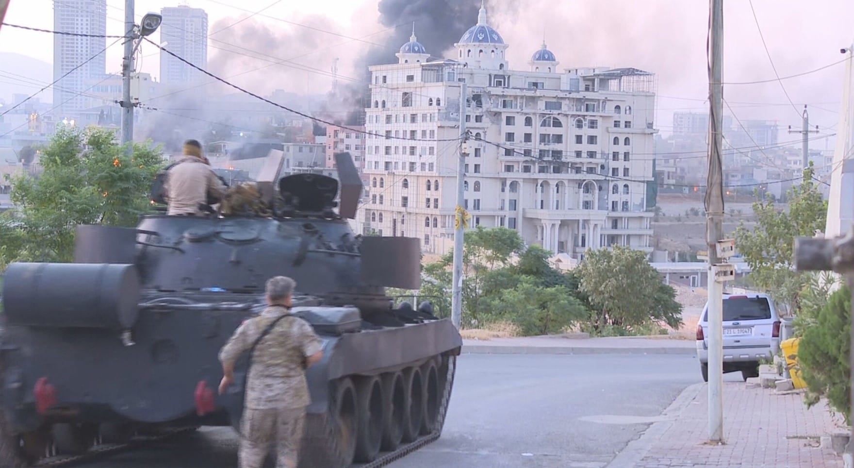 هێزەكانی كۆماندۆ ئۆفیسی ژمارەیەک ڕێكخراوی ناوخۆیی و بیانی لە سلێمانی تاڵان دەكەن: فڵچەی ددان شوشتنیش براوە