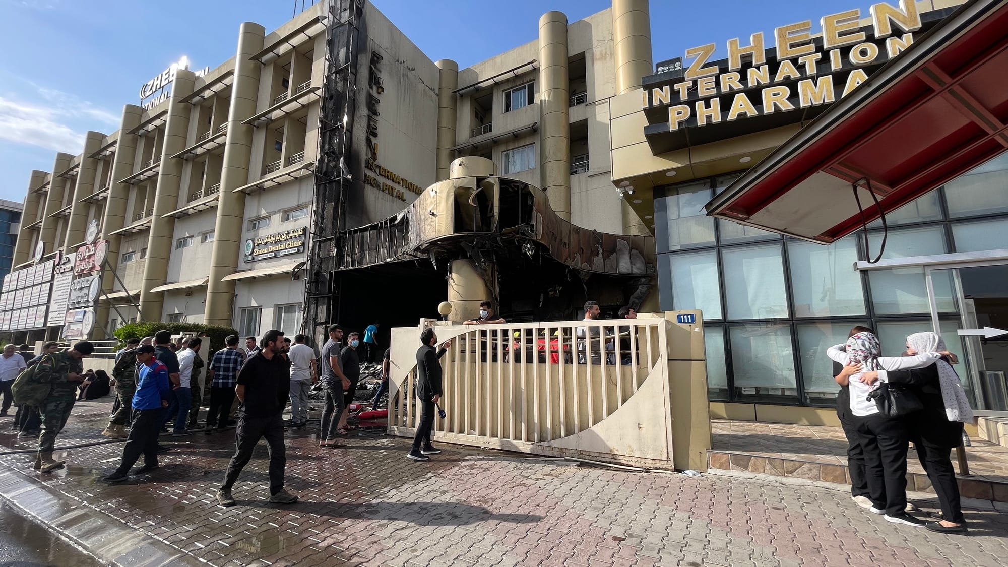 ئاگرێكی گەورە لە نەخۆشخانەیەكی هەولێر دەكەوێتەوە