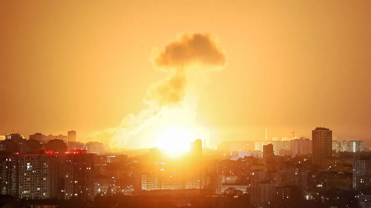 ڕووسیا سەدان مووشەک و درۆن ئاراستەی کیێڤ دەکات