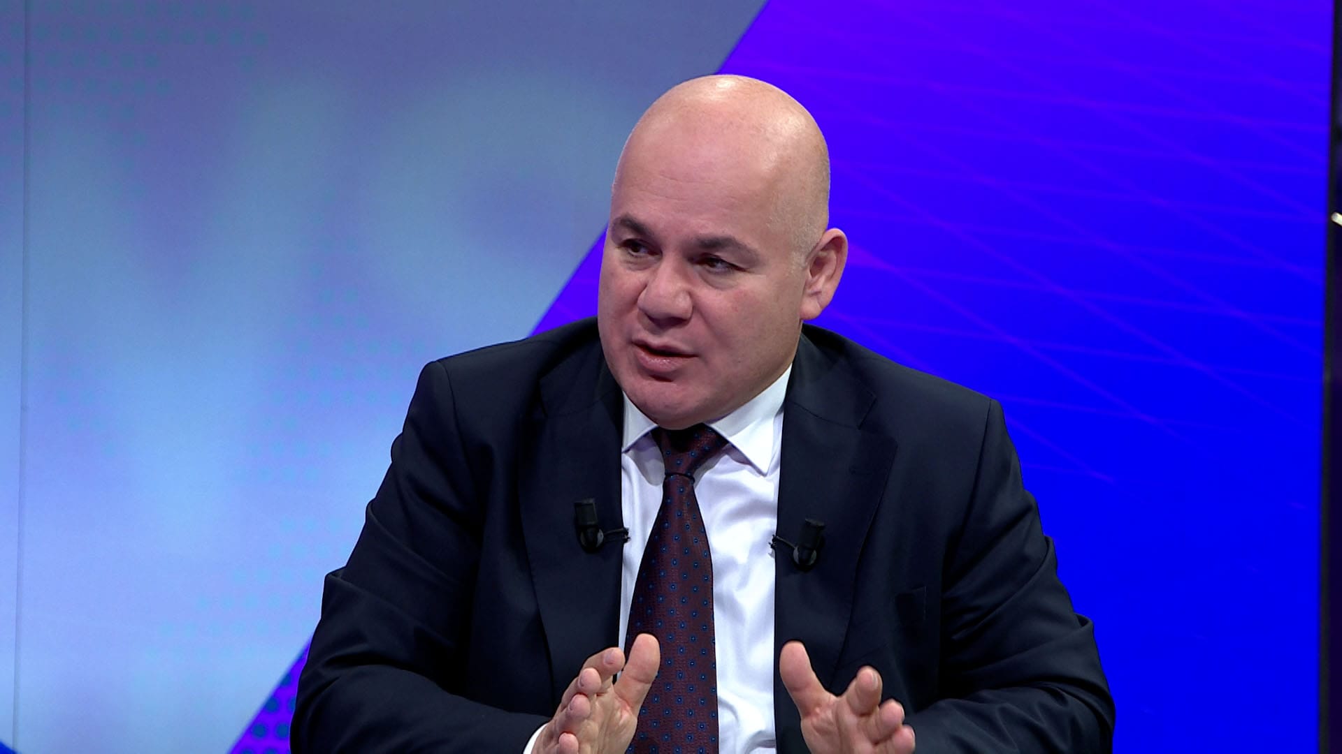 بۆ دروستکردنی ڕێبەری سەلامەتی لە چوار ساڵدا 15 هەزار لاپەڕە وەرگێڕاوەتە سەر زمانی کوردی