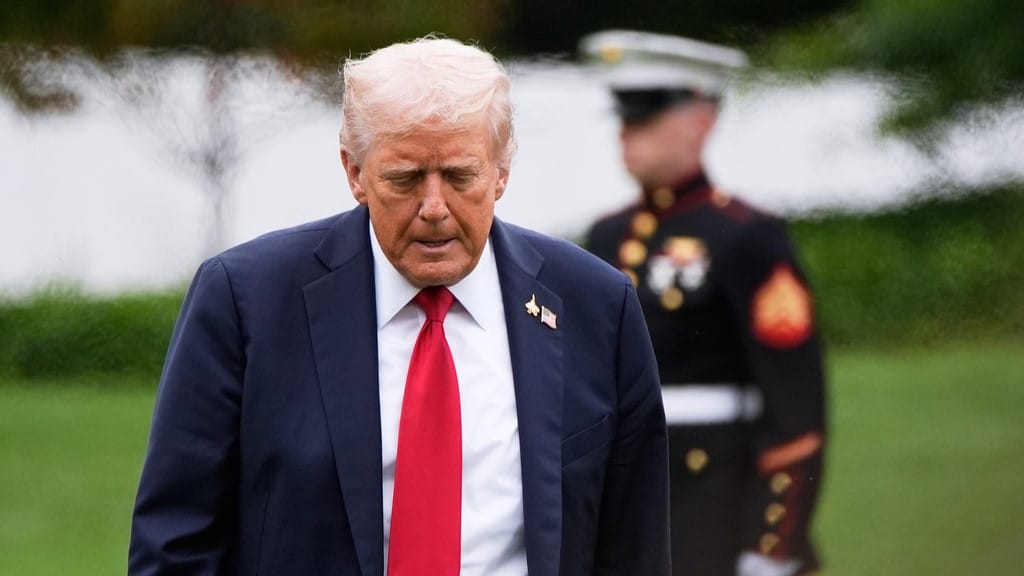 ترەمپ بودجەی ویلایەتە دیموکراتەکانی هەڵپەسارد