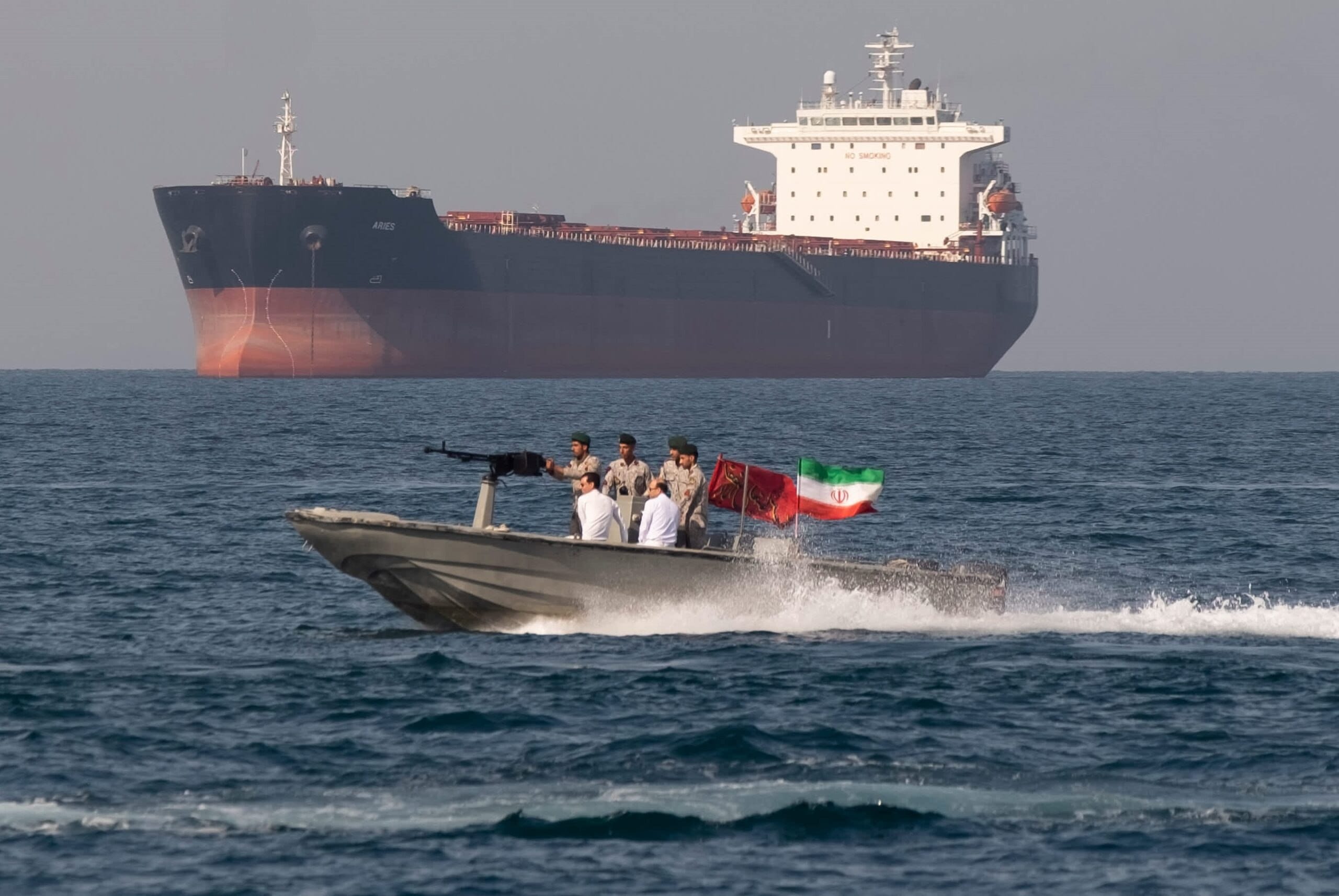 ئێران دووبارە هەڕەشەی داخستنی گەرووی هورمز دەکات