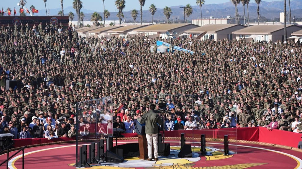 ئەمریکا لەبارەی جەنگەوە هۆشداریی بە هێزەکانی دەدات