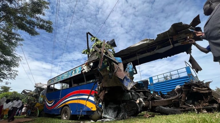 لە ڕووداوێکی هاتووچۆدا لە ئۆگاندا 63 کەس گیان لەدەست دا