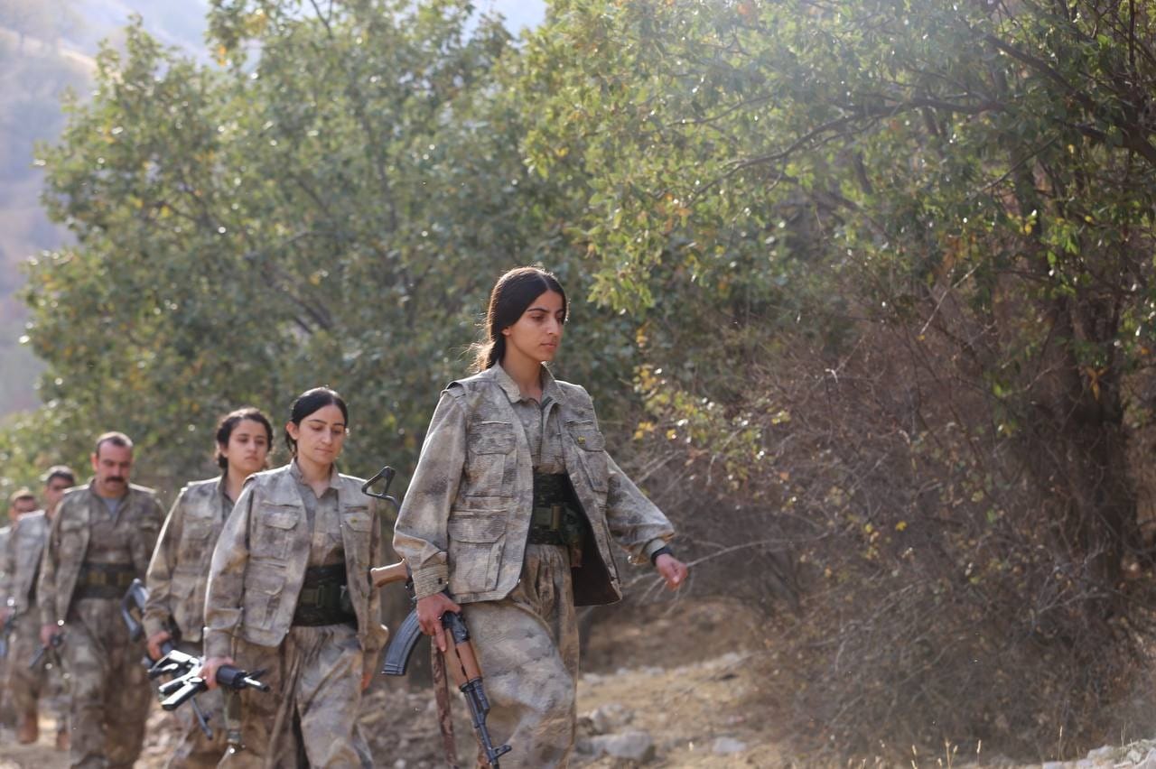 ئاکپارتی: کشانەوەی پەکەکە لە تورکیا لە بەرژەوەندیی پرۆسەی ئاشتیدایە