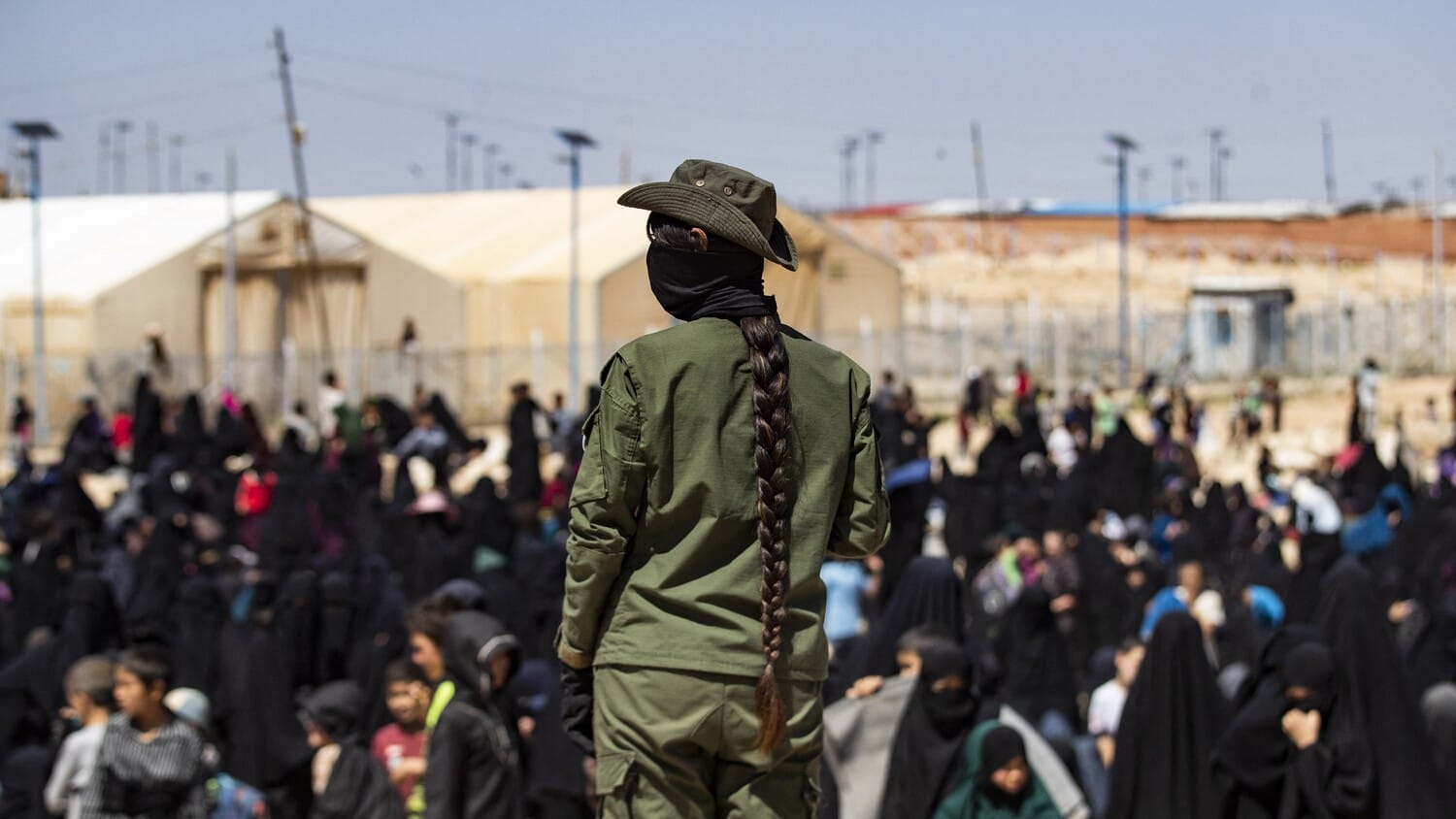 عێراق 19 هەزار کەس لە کەمپی هۆل دەگەڕێنێتەوە