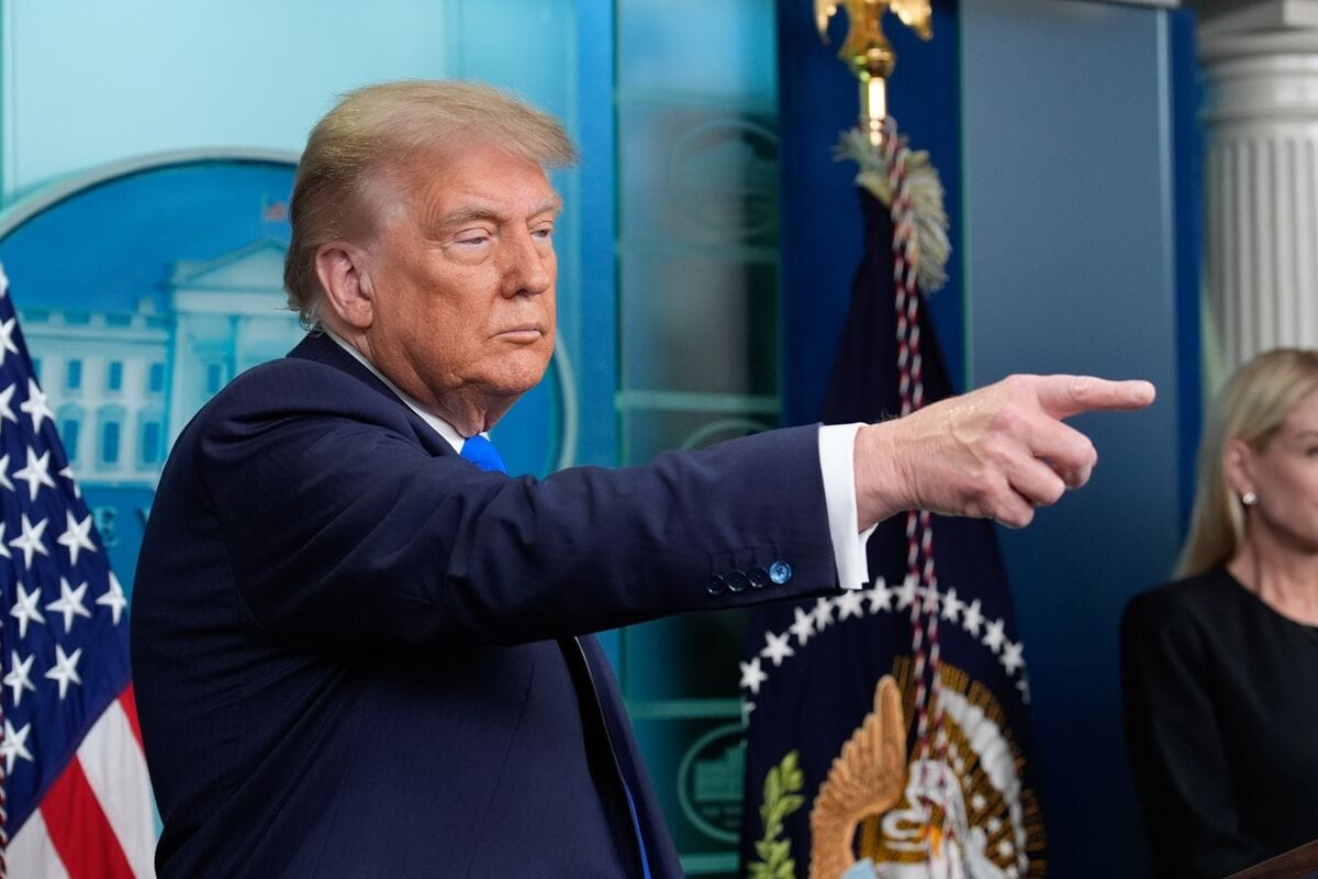 ترەمپ: ئامادەم سەبارەت بە هەڵگرتنی سزاکانی سەر ئێران گفتوگۆ بکەین