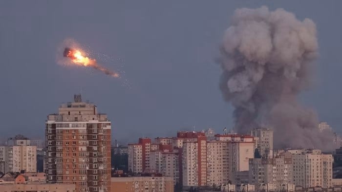 ڕووسیا کەرتی وزەی ئۆکرانیا بە ئامانج دەگرێت