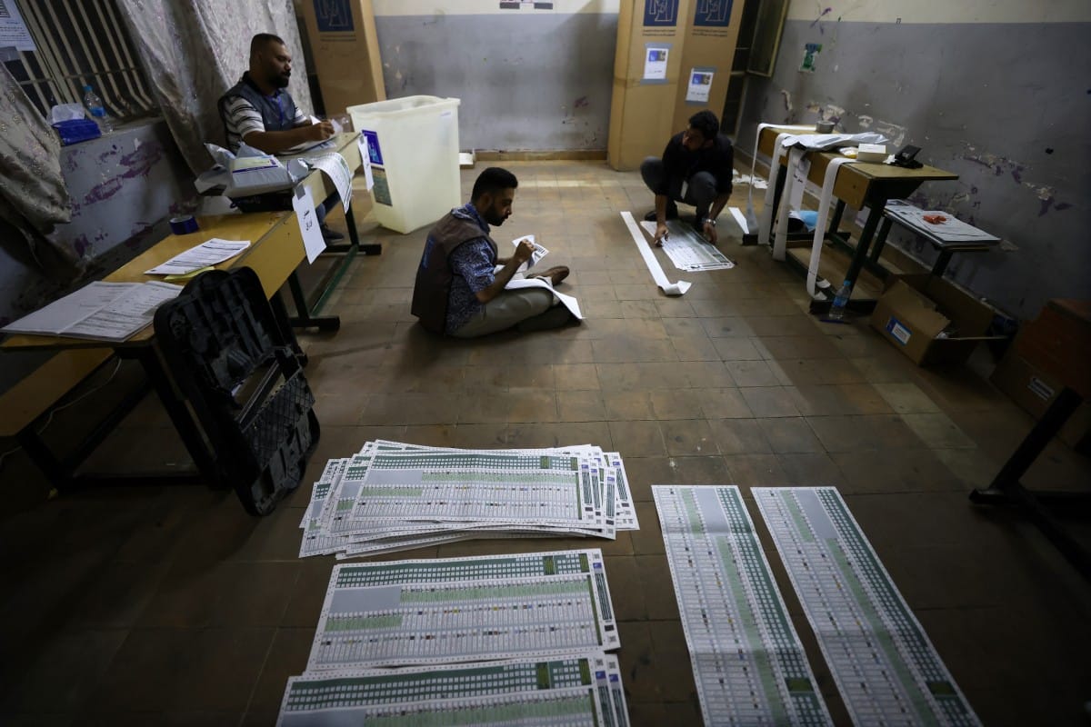 کۆمیسیۆن: ژماردن و جیاکردنەوەی دەستی و ئەلیکترۆنیی دەنگدانی تایبەت هاوتای یەک بوون