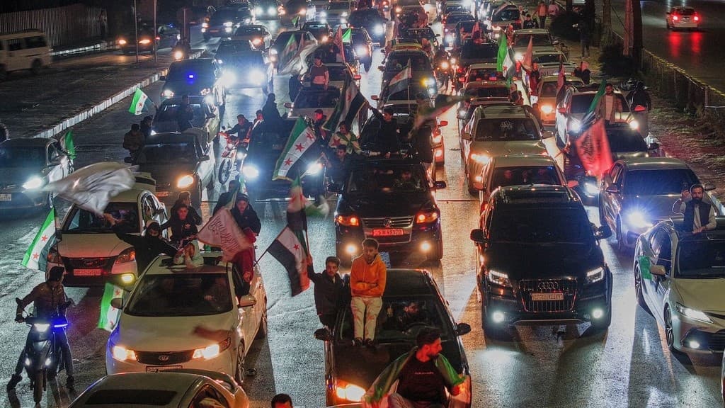 ڕۆژئاوای کوردستان ئاهەنگ و گردبوونەوە لە ساڵیادی ڕووخانی ئەسەد دا قەدەغە دەکات